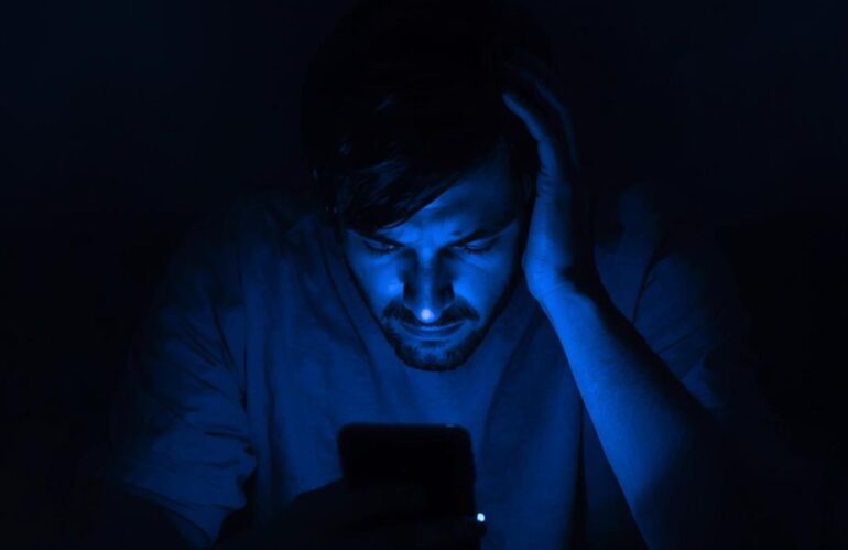 ServiciosRawr - la_tecnologia_se_apodera_de_nuestra_ansiedad